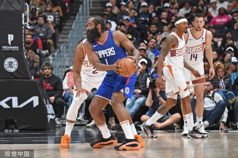 队中场的控 队中场的控