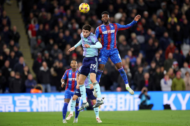 球跃升的人 球跃升的人